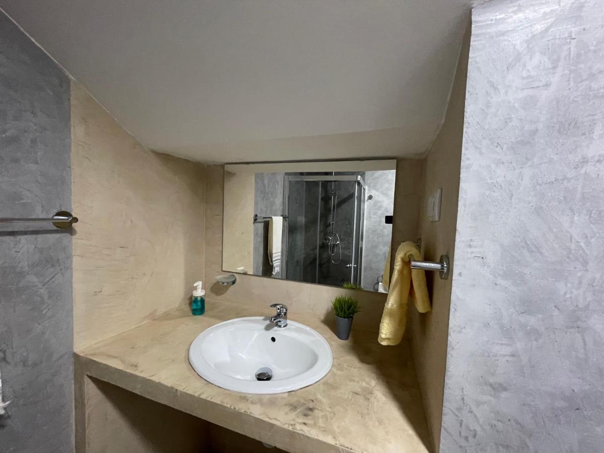 Tia Nita Apartamentos Mindelo Ngoại thất bức ảnh
